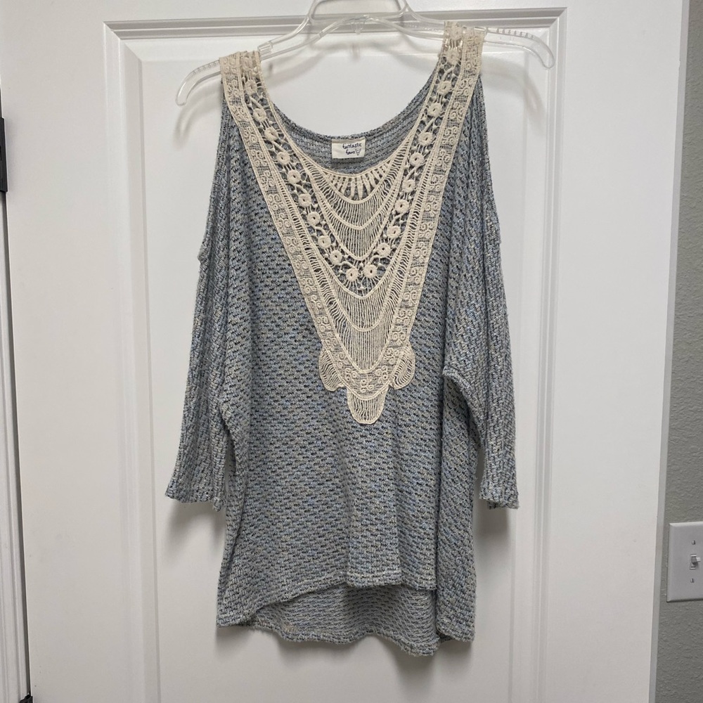 Light weight cold should knit top